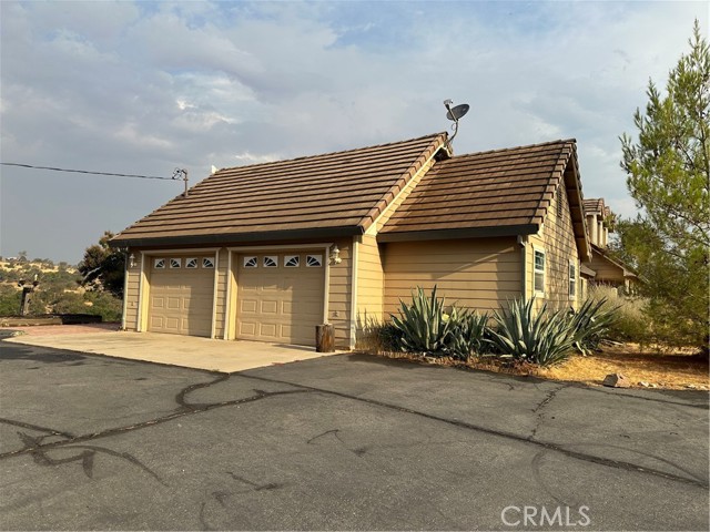 Detail Gallery Image 3 of 49 For 2639 Pine Tree Ct, Catheys Valley,  CA 95306 - 4 Beds | 3 Baths