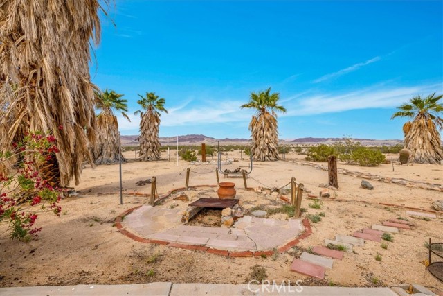380 Mack Lane, 29 Palms CA: https://media.crmls.org/medias/67dc0e4d-41b3-4024-aa90-9e9c13407379.jpg