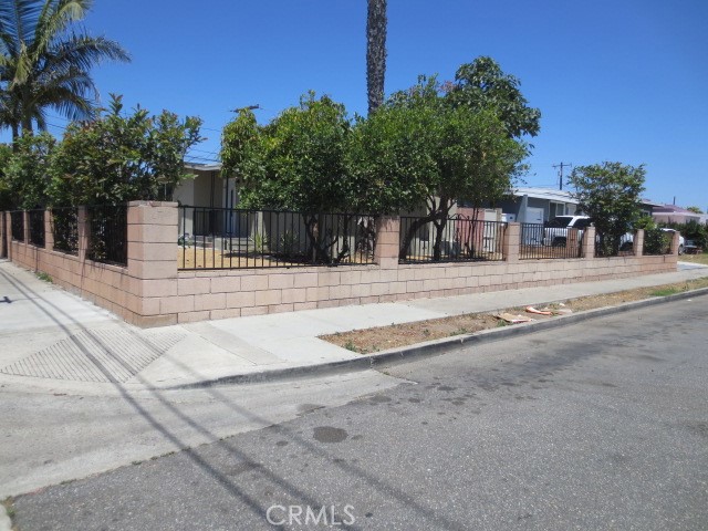 1403 W Elder Avenue, Santa Ana CA: https://media.crmls.org/medias/67dc71eb-bb2c-4dab-bfb8-4777dec93be3.jpg