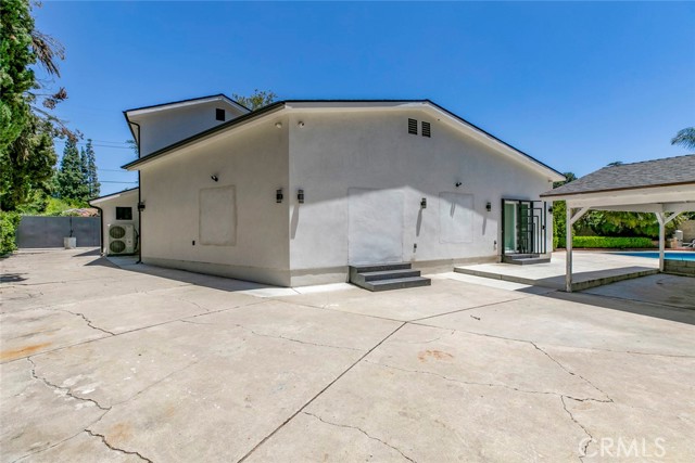 17800 Raymer Street, Sherwood Forest CA: https://media.crmls.org/medias/67dc8165-1247-4fba-a159-562c4e53621f.jpg