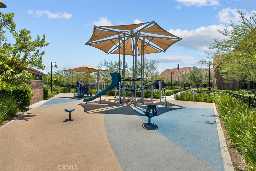 https://media.crmls.org/medias/67dcea9e-3dc7-4436-b889-d12bb8152392.jpg?preset=X-Large