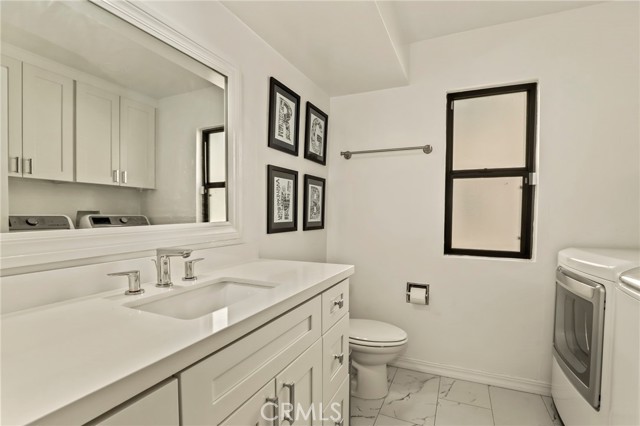 Detail Gallery Image 15 of 38 For 209 S Oakland Ave #D,  Pasadena,  CA 91101 - 3 Beds | 2/1 Baths