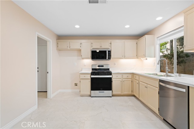 Detail Gallery Image 10 of 29 For 3 El Vado Dr, Rancho Santa Margarita,  CA 92688 - 3 Beds | 2/1 Baths