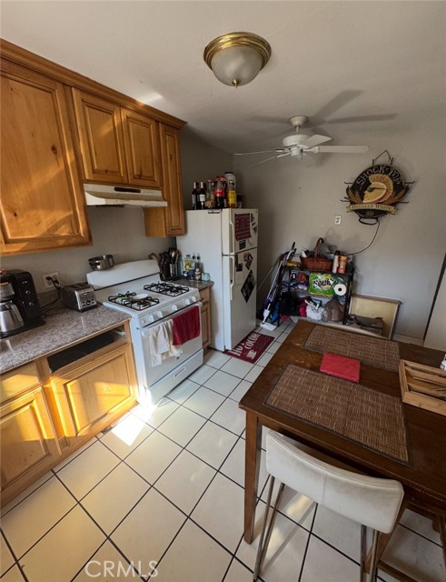 227 N Yale Avenue, Fullerton CA: https://media.crmls.org/medias/67dd4790-3048-4f7f-9e58-4d141221f479.jpg