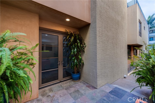 143 Union Jack Mall, Marina del Rey CA: https://media.crmls.org/medias/67dda8ec-4832-4a05-bfa8-dd2d21652aa4.jpg