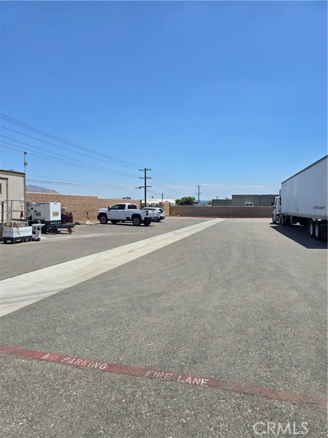 3130 Industrial Drive, Rialto CA: https://media.crmls.org/medias/67de0690-fc7f-4d62-9f0f-e6aaed4458a1.jpg