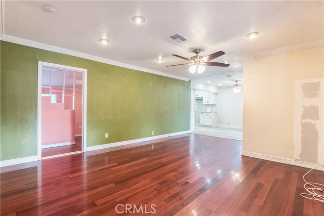 Detail Gallery Image 5 of 17 For 11571 Telegraph, Santa Fe Springs,  CA 90670 - 4 Beds | 2 Baths