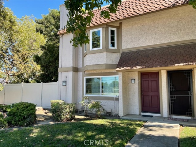 Detail Gallery Image 1 of 30 For 1242 N Citrus Ave #4,  Covina,  CA 91722 - 3 Beds | 2/1 Baths