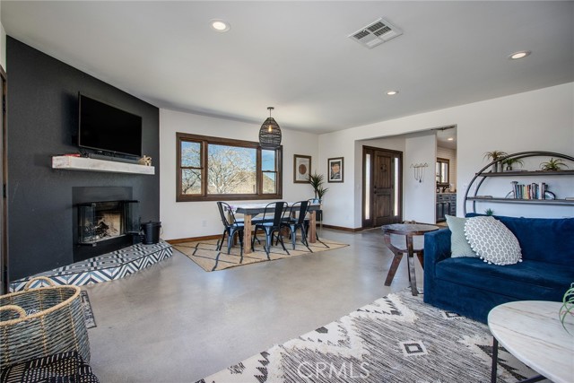 Detail Gallery Image 8 of 43 For 8575 Lobo Pass Rd, Joshua Tree,  CA 92252 - 2 Beds | 2 Baths