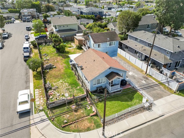 2110 Orange Avenue, Costa Mesa CA: https://media.crmls.org/medias/67dfdcd2-9f20-4391-85b1-29ccd8d44d11.jpg