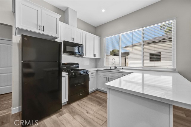 Detail Gallery Image 2 of 26 For 9998 Louise Ave, Northridge,  CA 91325 - 2 Beds | 1 Baths