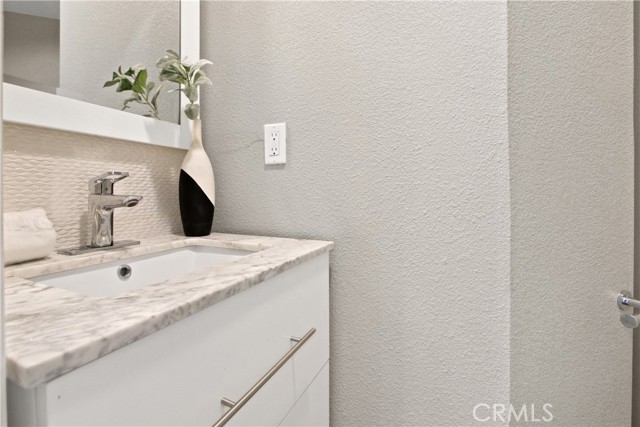 Detail Gallery Image 14 of 27 For 1 Sandflower Ct #1,  Newport Beach,  CA 92663 - 2 Beds | 2/1 Baths