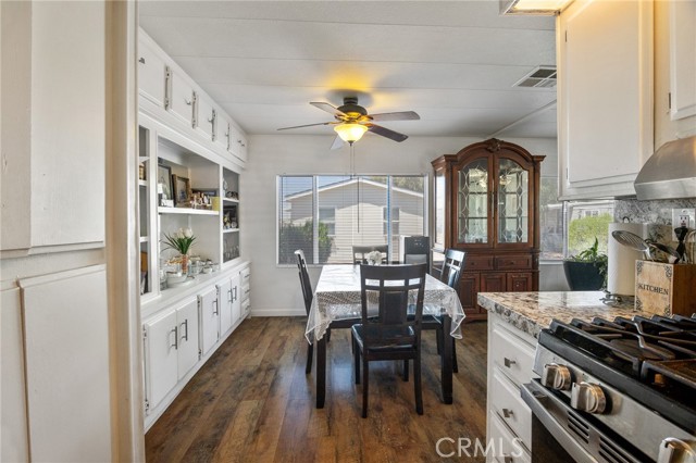 3524 East Avenue, Palmdale CA: https://media.crmls.org/medias/67e16d3b-1e16-42e7-8b4a-1bc1cbff44fc.jpg