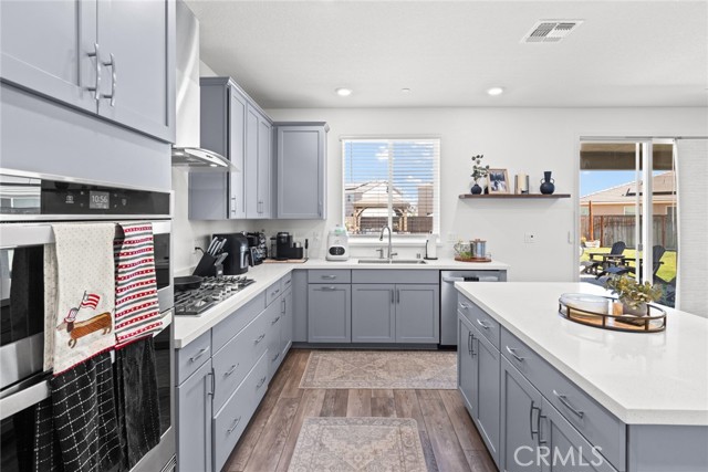 Detail Gallery Image 9 of 36 For 1815 Chelsea Ct, Plumas Lake,  CA 95961 - 5 Beds | 3 Baths