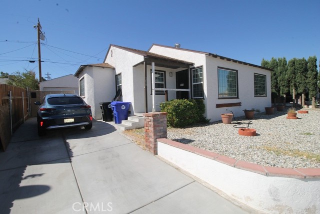 Detail Gallery Image 1 of 23 For 108 W Grandview Dr, Barstow,  CA 92311 - 2 Beds | 2 Baths