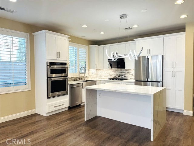110 Desert Bloom, Irvine CA: https://media.crmls.org/medias/67e26627-868c-411e-a3be-4b8a0897415d.jpg
