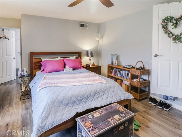 Detail Gallery Image 10 of 16 For 2026 W 94th Pl, Los Angeles,  CA 90047 - 4 Beds | 2 Baths