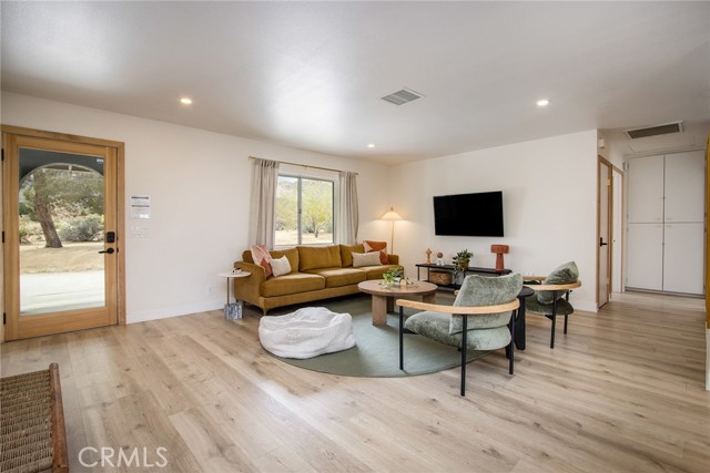 61584 Pueblo Trail, Joshua Tree CA: https://media.crmls.org/medias/67e35b1e-4b25-47ba-978e-932c204ca205.jpg