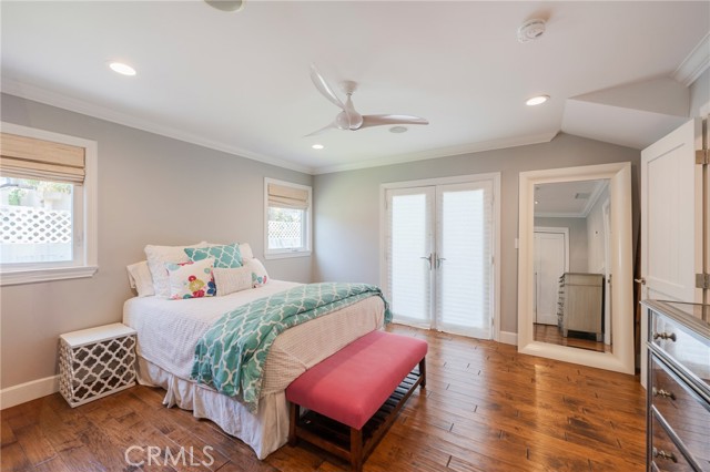 Detail Gallery Image 17 of 25 For 1301 Oak Ave, Manhattan Beach,  CA 90266 - 3 Beds | 3 Baths