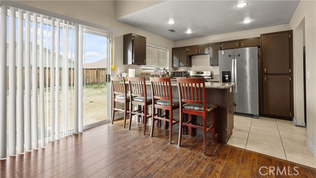 Detail Gallery Image 11 of 28 For 15460 Guava, Victorville,  CA 92394 - 4 Beds | 2 Baths