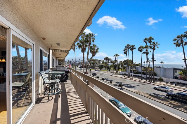 230 Catalina Avenue, Redondo Beach, California 90277, 2 Bedrooms Bedrooms, ,1 BathroomBathrooms,Residential,Sold,Catalina,IV23133644