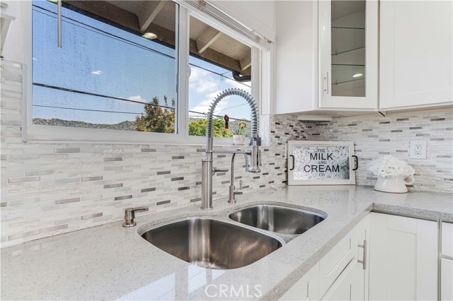 Detail Gallery Image 15 of 52 For 1440 Holbrook St, Eagle Rock,  CA 90041 - 3 Beds | 3/1 Baths