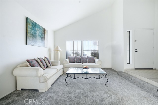 Detail Gallery Image 5 of 42 For 7127 Kempster Ave, Fontana,  CA 92336 - 3 Beds | 2/1 Baths