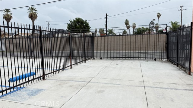 1233 N E Street, San Bernardino, California 92405, ,Commercial Lease,For Rent,1233 N E Street,CRIV25035338