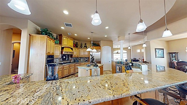 17134 Joshua Road, Apple Valley CA: https://media.crmls.org/medias/67e661ad-48b1-4fd3-9ddc-9b08fca8a08c.jpg