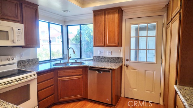 Detail Gallery Image 7 of 16 For 17 Filare, Irvine,  CA 92620 - 2 Beds | 2 Baths