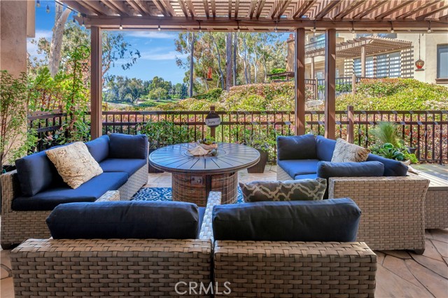 Detail Gallery Image 5 of 29 For 515 Bay Hill Dr, Newport Beach,  CA 92660 - 3 Beds | 2/1 Baths