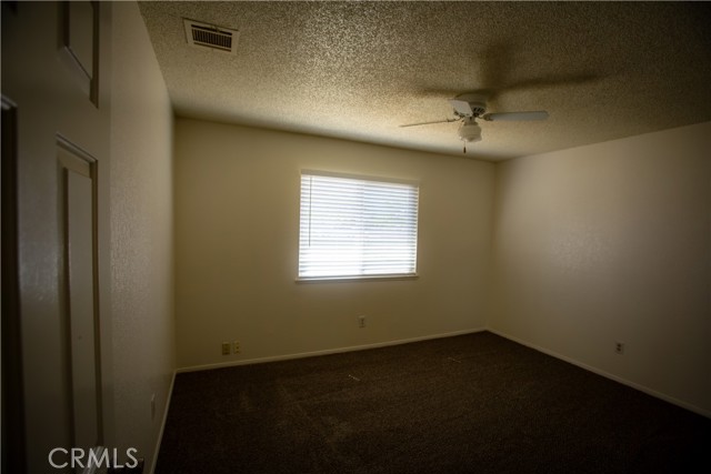 Detail Gallery Image 7 of 11 For 21090 Lone Eagle, Apple Valley,  CA 92308 - 3 Beds | 2 Baths