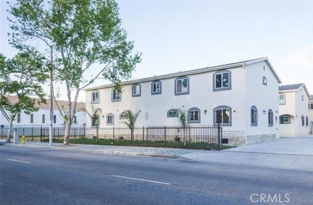 Detail Gallery Image 9 of 9 For 12500 Wilmington #B,  Compton,  CA 90222 - 4 Beds | 3 Baths