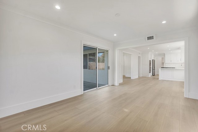 Detail Gallery Image 18 of 39 For 10133 Whitaker Ave, Granada Hills,  CA 91343 - 3 Beds | 3 Baths