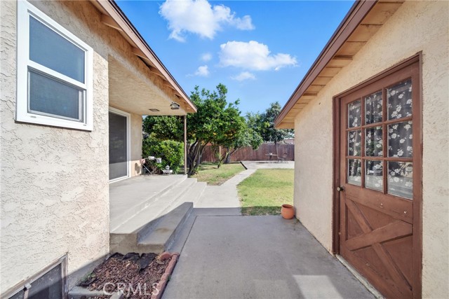 12218 Academy Way, Artesia CA: https://media.crmls.org/medias/67e9b325-0ca6-49d5-a2eb-c5a55db9b489.jpg