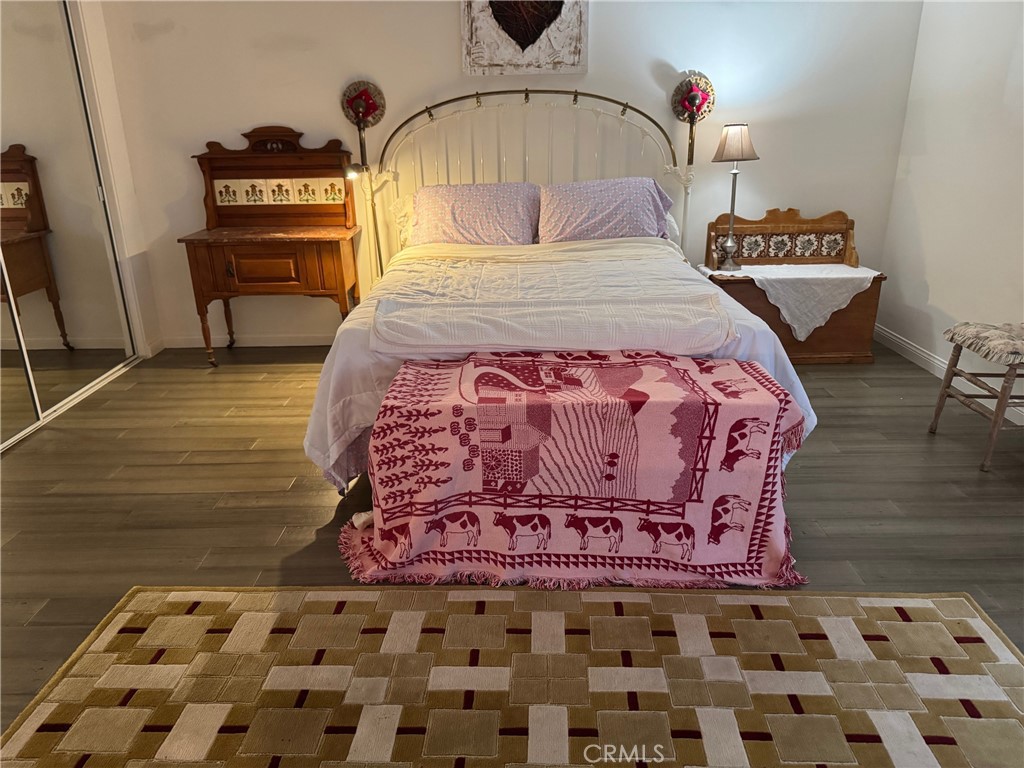 https://media.crmls.org/medias/67e9b98f-f389-4304-b396-b68afdf11254.jpg?preset=X-Large