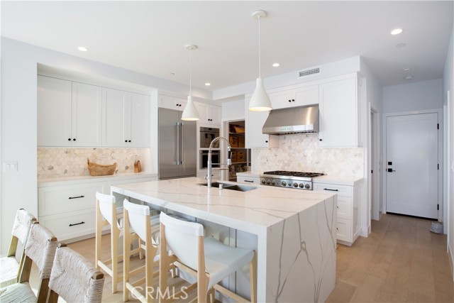 109 Onyx Avenue, Newport Beach CA: https://media.crmls.org/medias/67ea6fdf-90b8-4fd4-af2f-193dd2ebf890.jpg