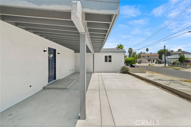 11062 Oneida Avenue, San Fernando CA: https://media.crmls.org/medias/67ebe675-faa5-4999-b167-9fcee5bd2fe0.jpg