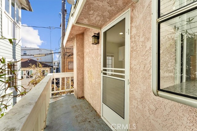 Detail Gallery Image 17 of 66 For 400 17th St, Manhattan Beach,  CA 90266 - 4 Beds | 2 Baths