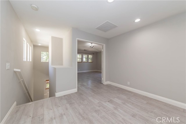 Detail Gallery Image 12 of 32 For 1318 Lukens Ct, Fullerton,  CA 92833 - 3 Beds | 2/1 Baths