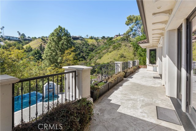 Detail Gallery Image 25 of 41 For 1210 Chantilly, Los Angeles,  CA 90077 - 6 Beds | 8 Baths