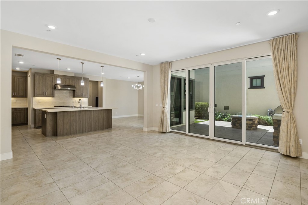6795 Solterra Vista Pkwy - photo 9
