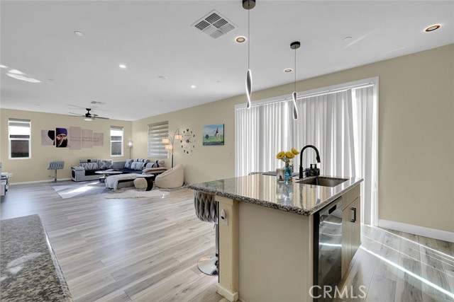 Detail Gallery Image 14 of 54 For 882 Kirkwood Ct, Olivehurst,  CA 95961 - 6 Beds | 3/1 Baths