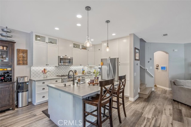 Detail Gallery Image 10 of 45 For 24137 Tango Dr, Valencia,  CA 91354 - 4 Beds | 3 Baths