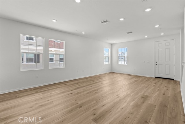 16031 Cochise Court, Chino CA: https://media.crmls.org/medias/67eec2ec-3463-435d-b25d-dd413ae443e4.jpg