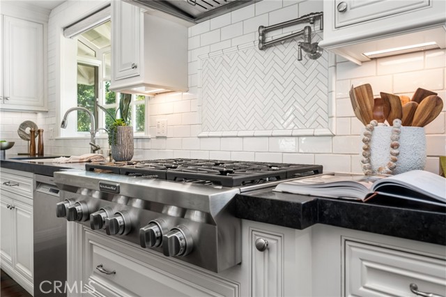 1191 La Limonar, North Tustin CA: https://media.crmls.org/medias/67effdb6-c615-48f3-a98a-5252a6a235e7.jpg