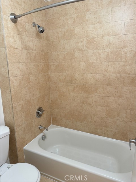 Detail Gallery Image 18 of 28 For 20327 Saticoy St #202,  Winnetka,  CA 91306 - 1 Beds | 1 Baths