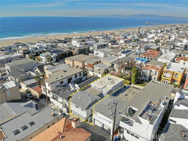 230 30th Street, Hermosa Beach, California 90254, 5 Bedrooms Bedrooms, ,3 BathroomsBathrooms,Residential,Sold,30th,SB22001152