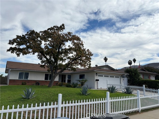 Detail Gallery Image 4 of 26 For 3555 Dixie, Riverside,  CA 92503 - 4 Beds | 2 Baths