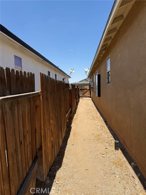 Detail Gallery Image 21 of 26 For 11801 Harwood Rd, Victorville,  CA 92392 - 4 Beds | 2 Baths